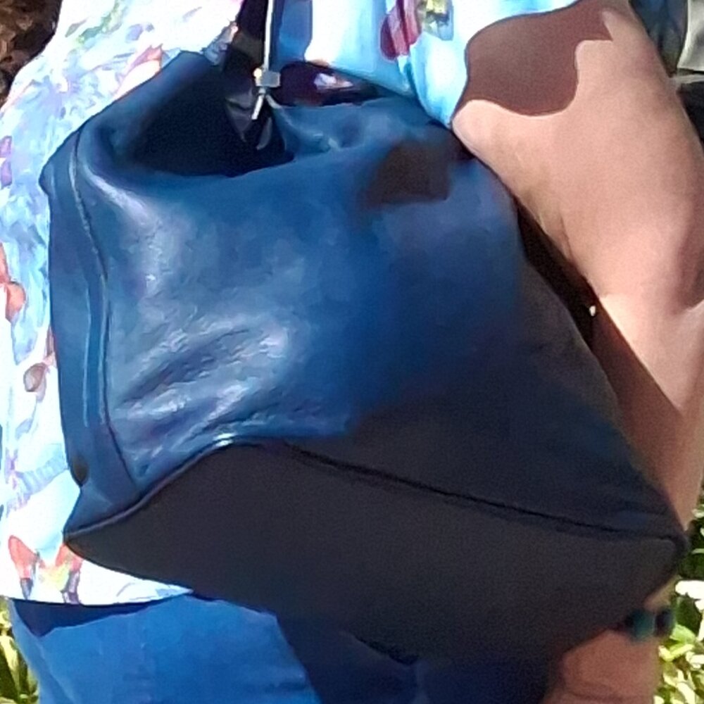 Michael Kors Perforated Blue Leather Tote Bag with Signature "MK" Logo Hardware - Picture 4 of 16